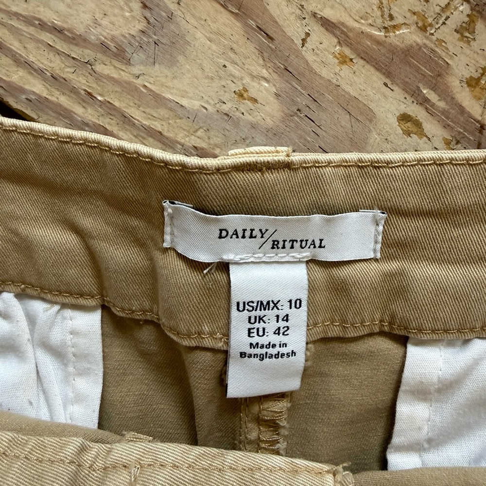 Daily Ritual shorts size 10 - Picture 2 of 3